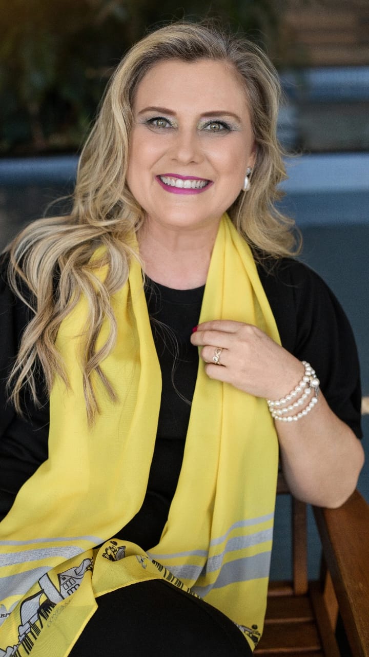 Foto da Dra. Márcia Cristina Mileski Martins